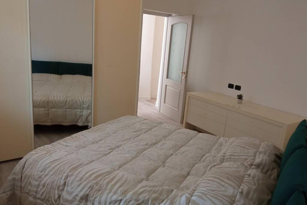 Ferienwohnung Entire Flat, Independent Entrance, 20 Mins To Bgy - Bergamo Milan Airport Nembro Exterior foto