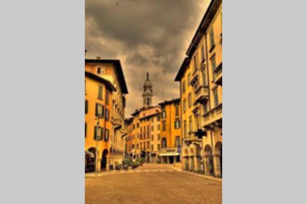 Ferienwohnung Entire Flat, Independent Entrance, 20 Mins To Bgy - Bergamo Milan Airport Nembro Exterior foto