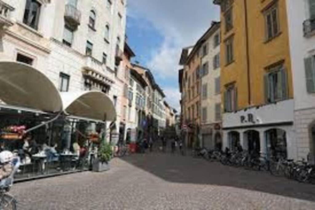 Ferienwohnung Entire Flat, Independent Entrance, 20 Mins To Bgy - Bergamo Milan Airport Nembro Exterior foto