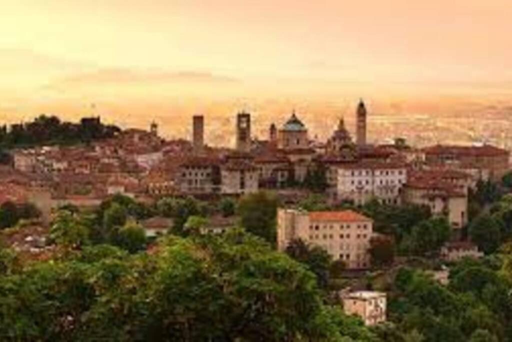 Ferienwohnung Entire Flat, Independent Entrance, 20 Mins To Bgy - Bergamo Milan Airport Nembro Exterior foto